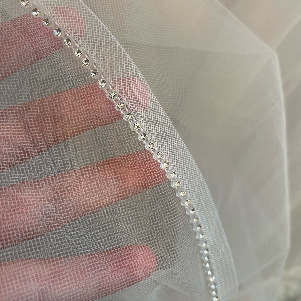 Rhinestone-edged Ivory Bridal Veil (No Blusher)
